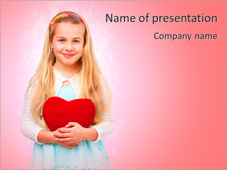 Девочка с плюшевым сердцем в руках - Титульный слайд